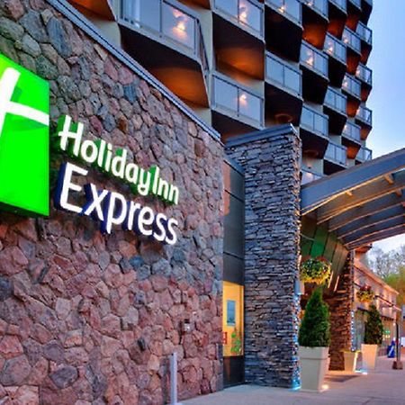 Holiday Inn Express Edmonton Downtown By Ihg Екстер'єр фото