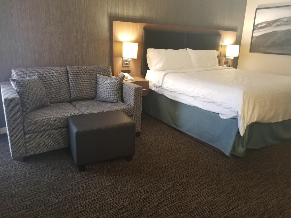 Holiday Inn Express Edmonton Downtown By Ihg Екстер'єр фото