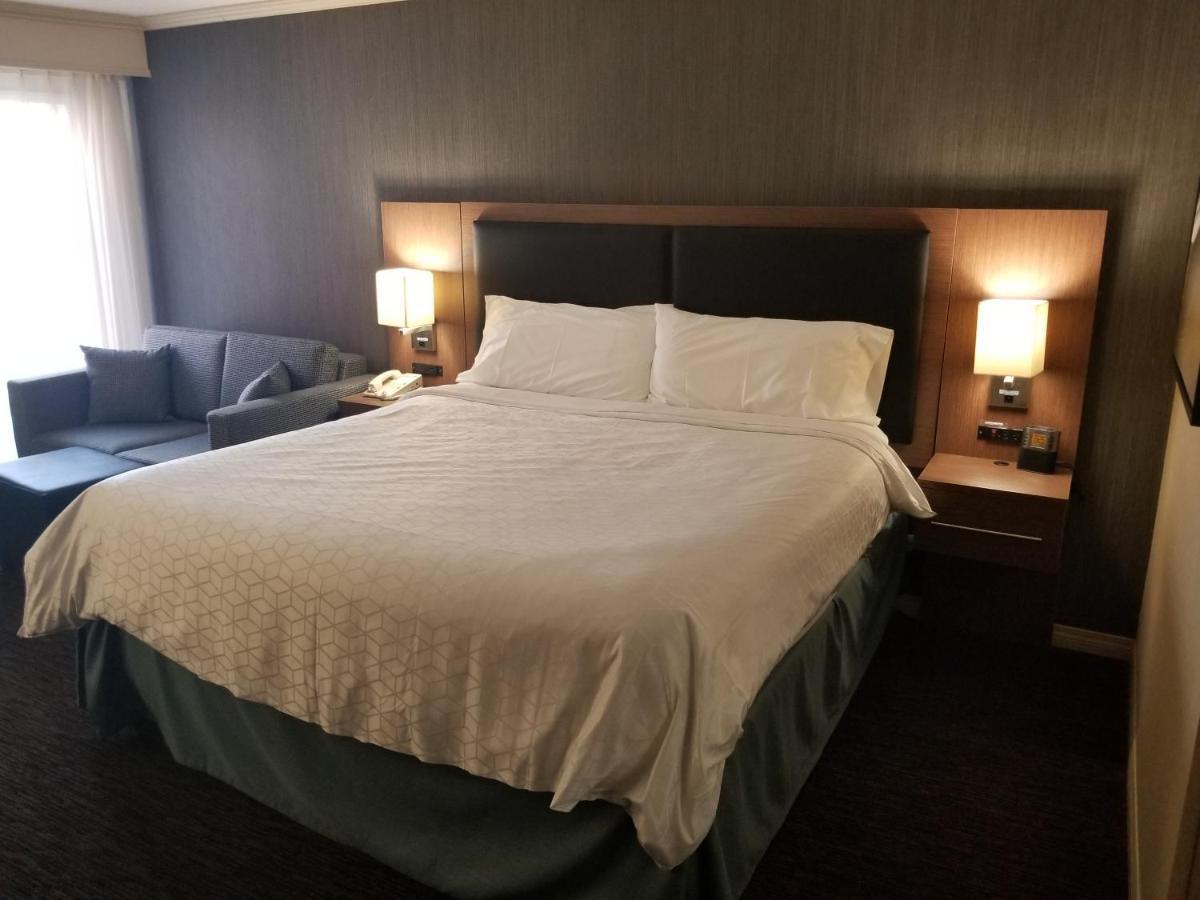 Holiday Inn Express Edmonton Downtown By Ihg Екстер'єр фото