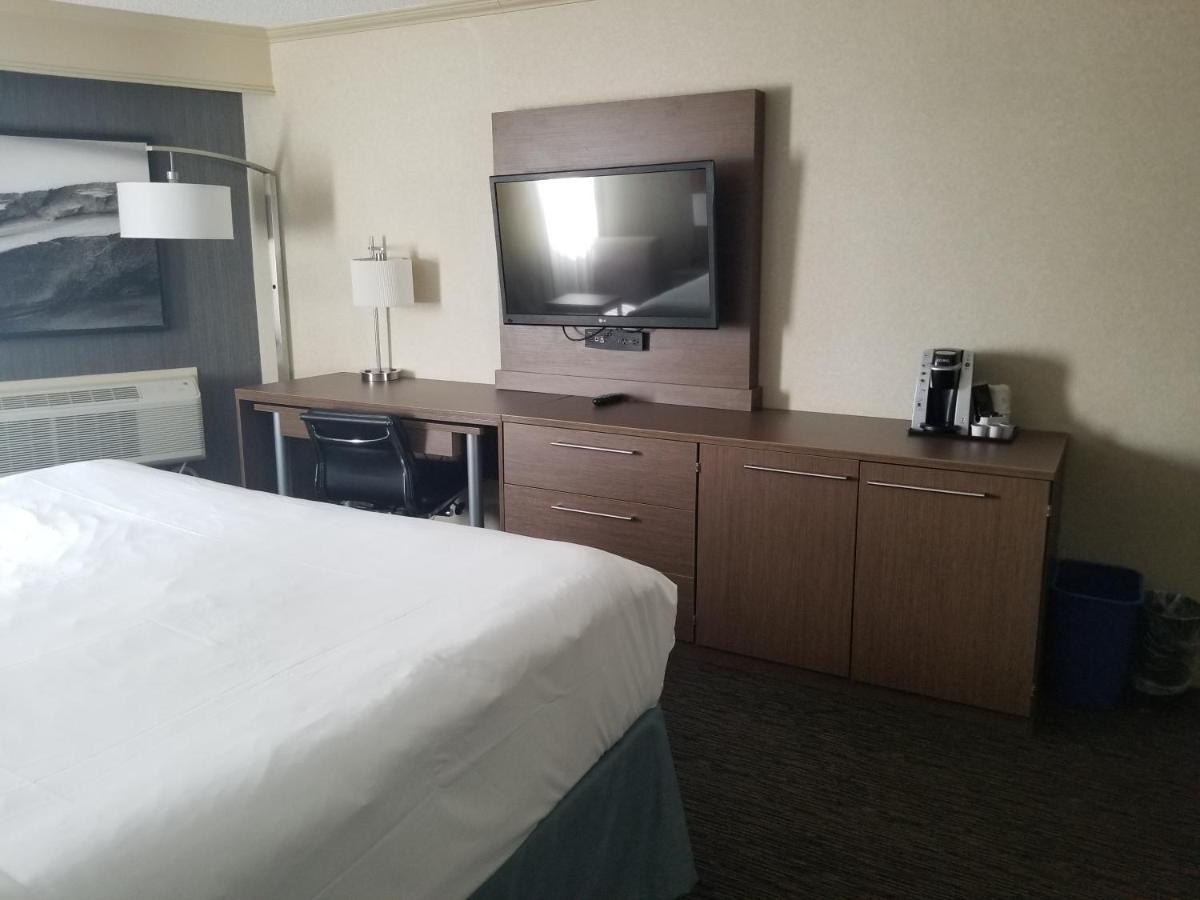 Holiday Inn Express Edmonton Downtown By Ihg Екстер'єр фото