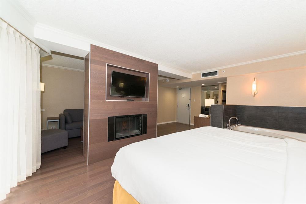 Holiday Inn Express Edmonton Downtown By Ihg Екстер'єр фото