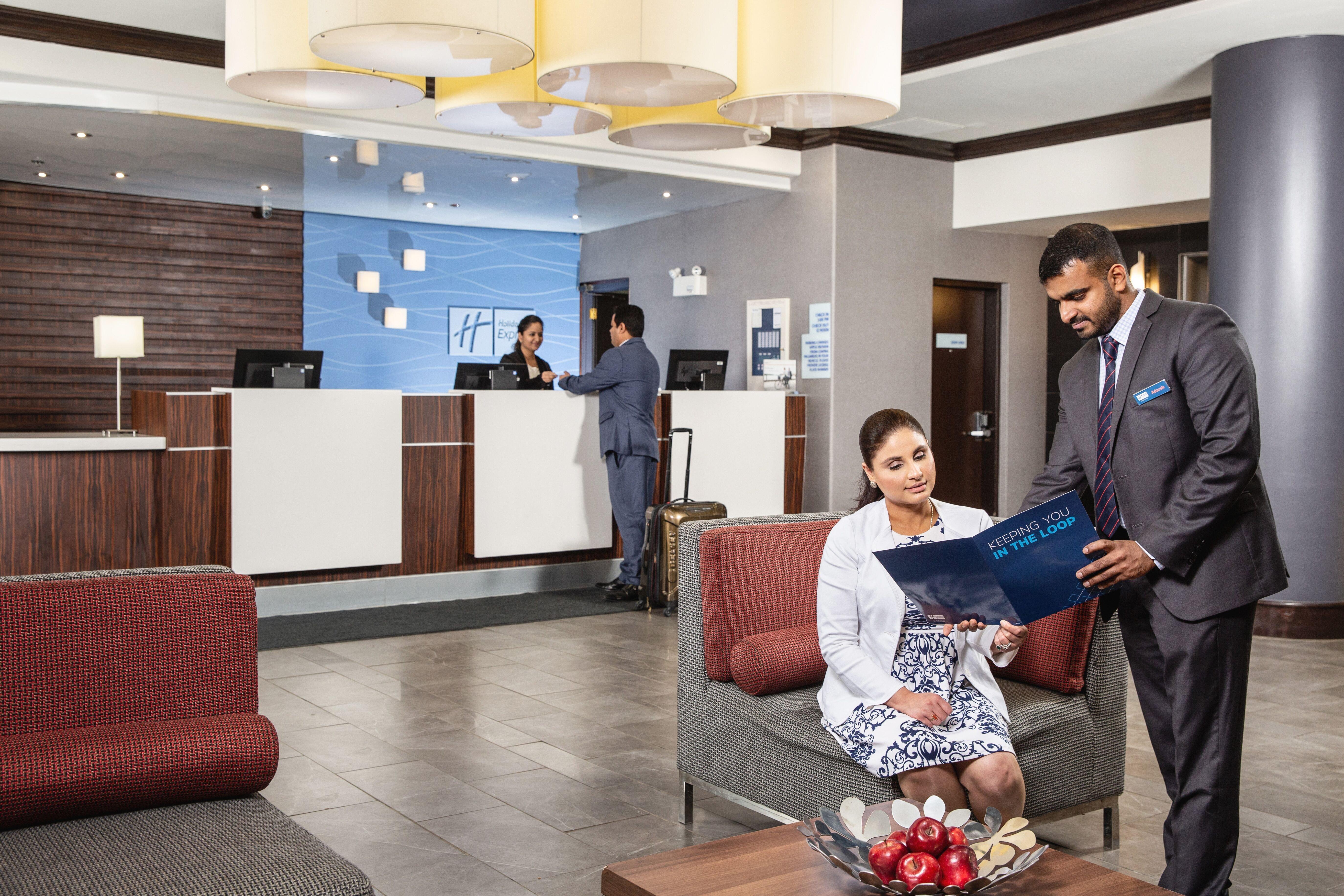 Holiday Inn Express Edmonton Downtown By Ihg Екстер'єр фото