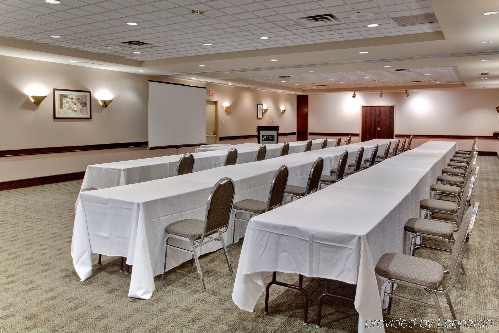 Holiday Inn Express Edmonton Downtown By Ihg Екстер'єр фото