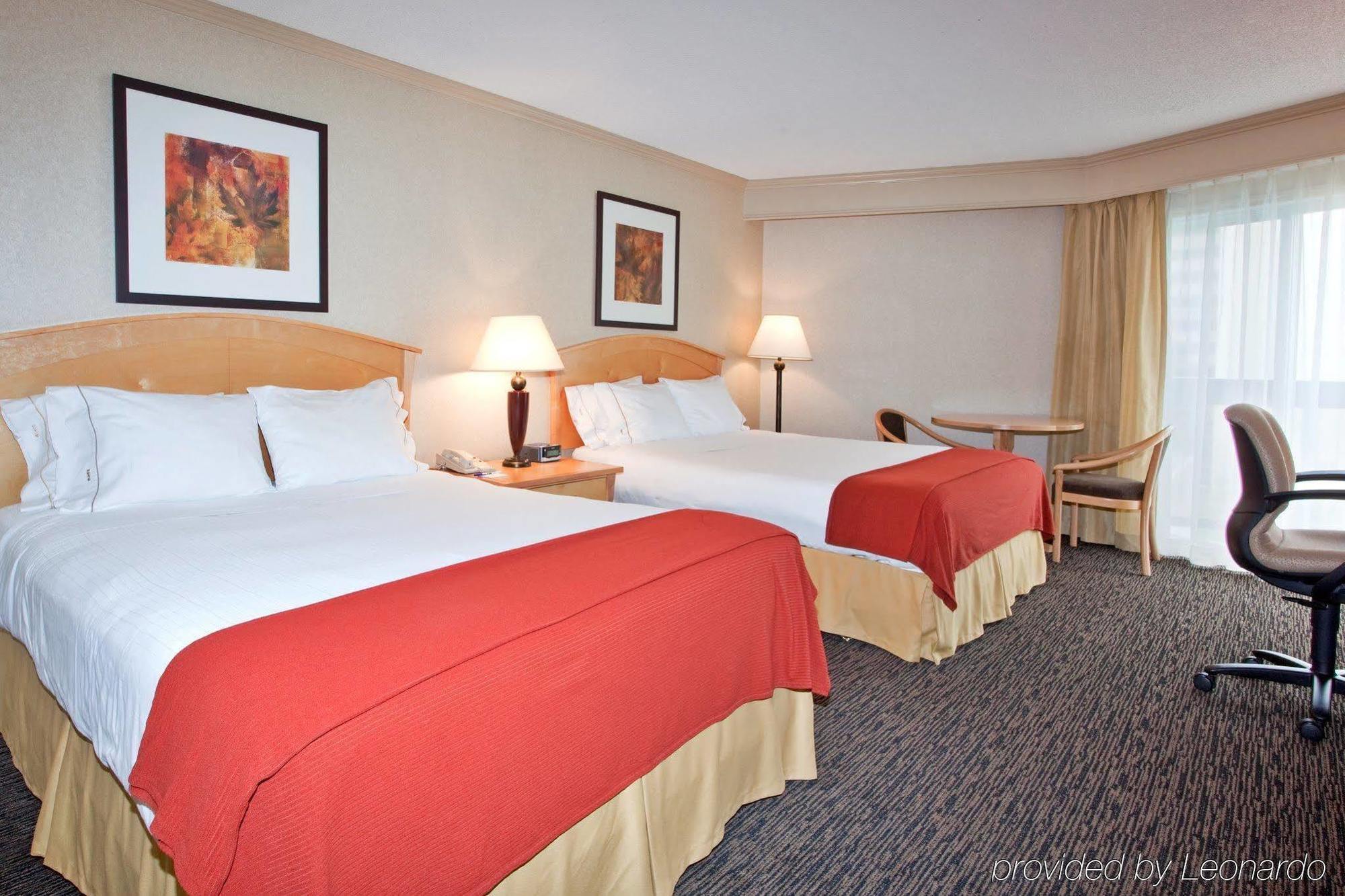 Holiday Inn Express Edmonton Downtown By Ihg Екстер'єр фото